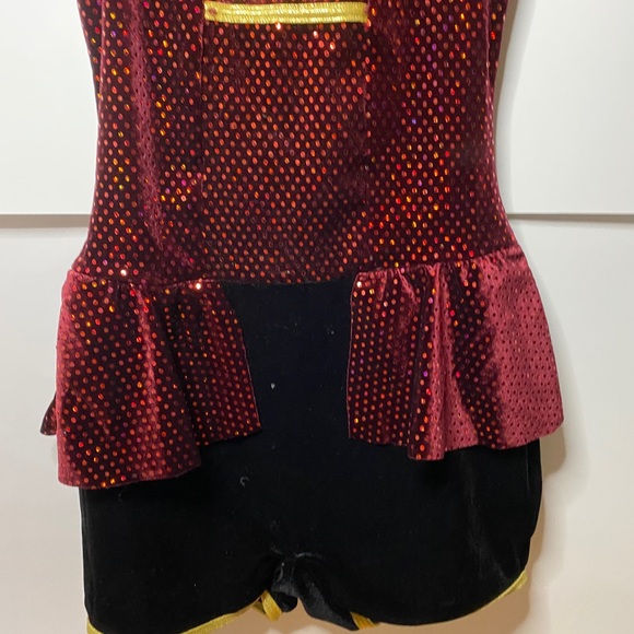 Costume - Picture 3 of 6